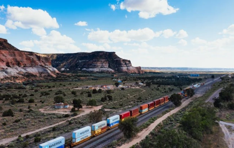 Il treno cargo più lungo del mondo: un gigante dei trasporti globali